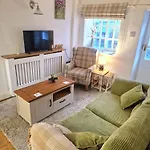 Grade 2 Listed Near Dalby Forest - Thornton Le Dale Hébergement de vacances *